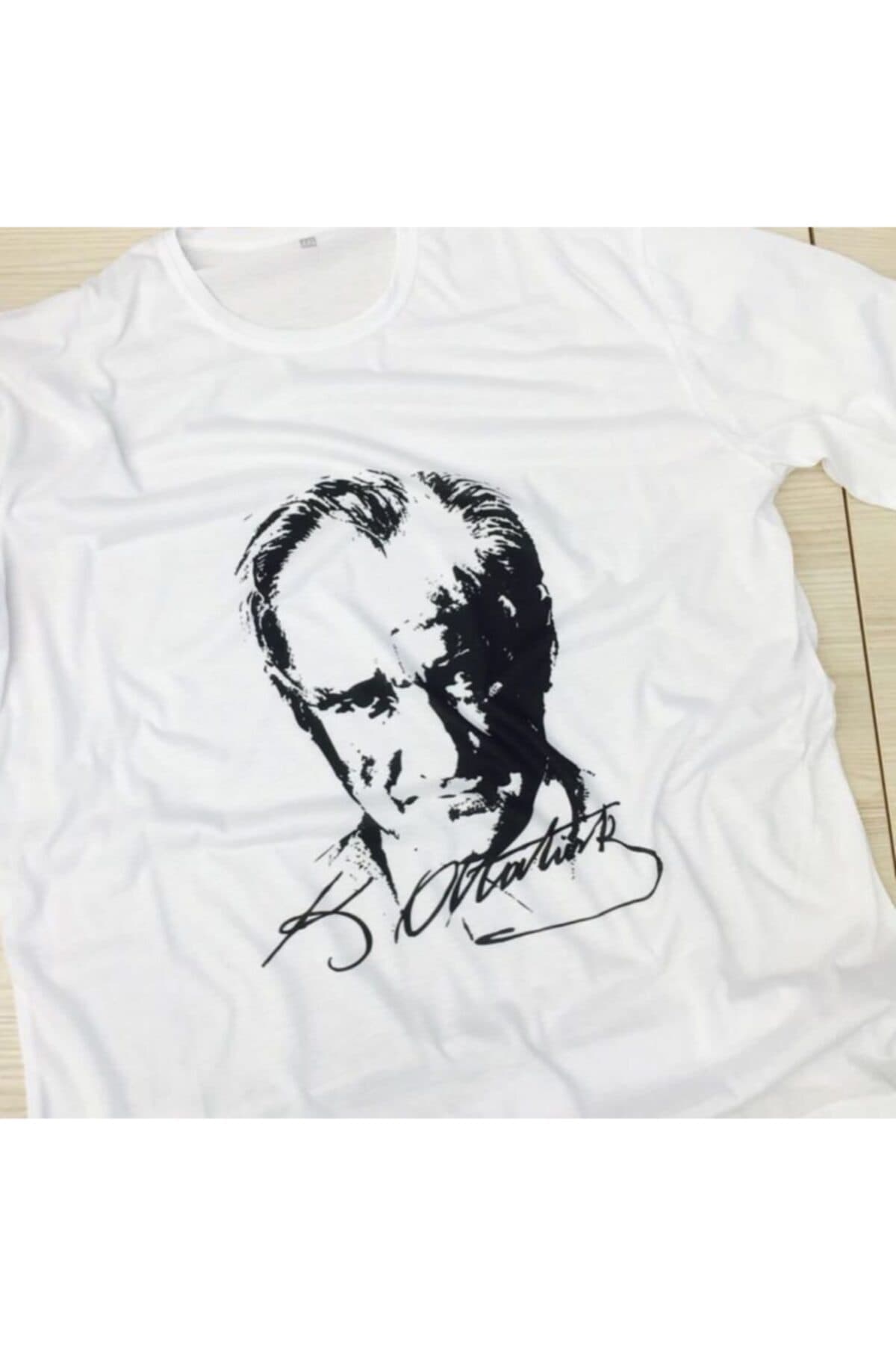 Unisex Beyaz Atatürk Silüet ve İmzalı Tişört görseli